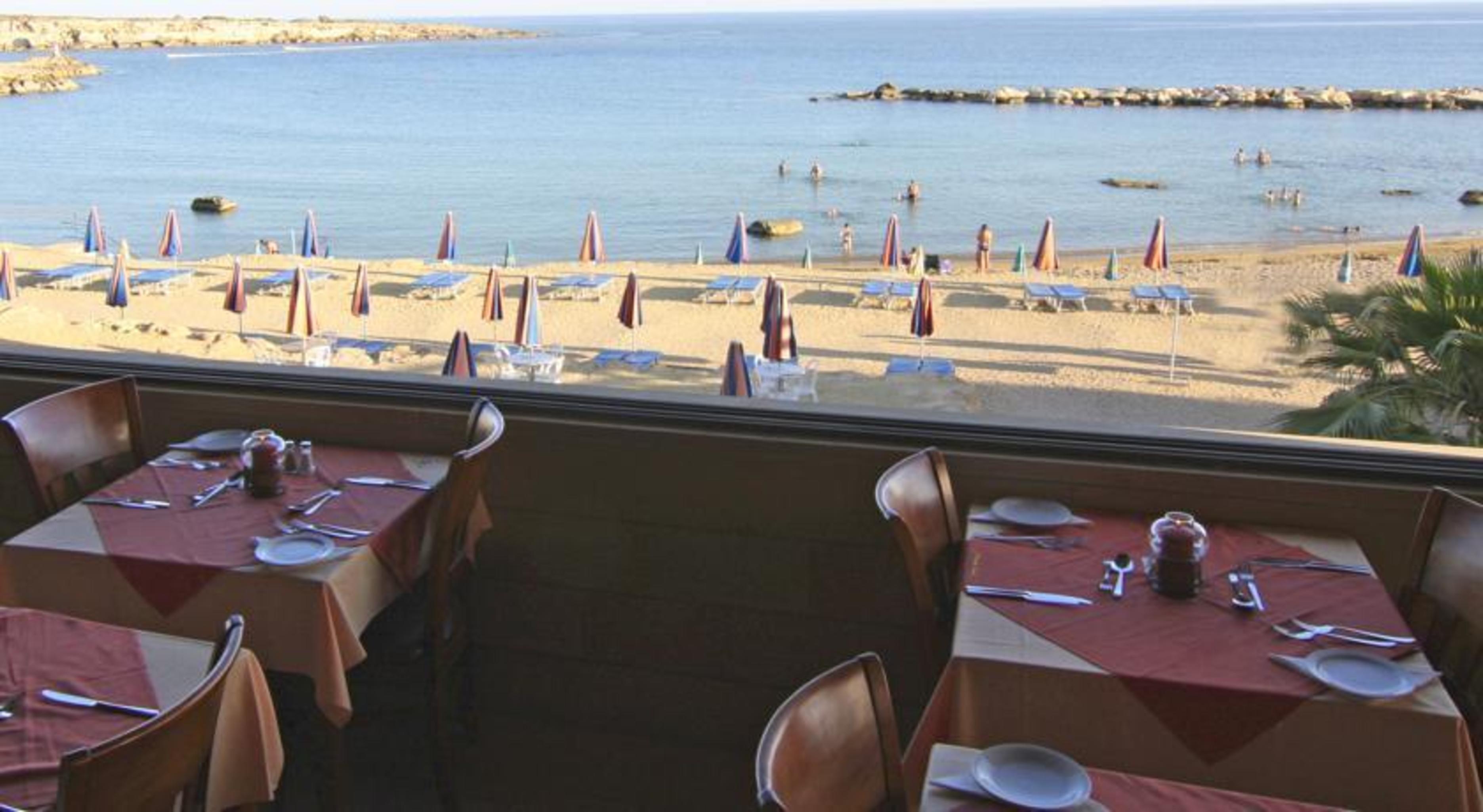 Corallia Beach Hotel Apartments Коръл бей Екстериор снимка
