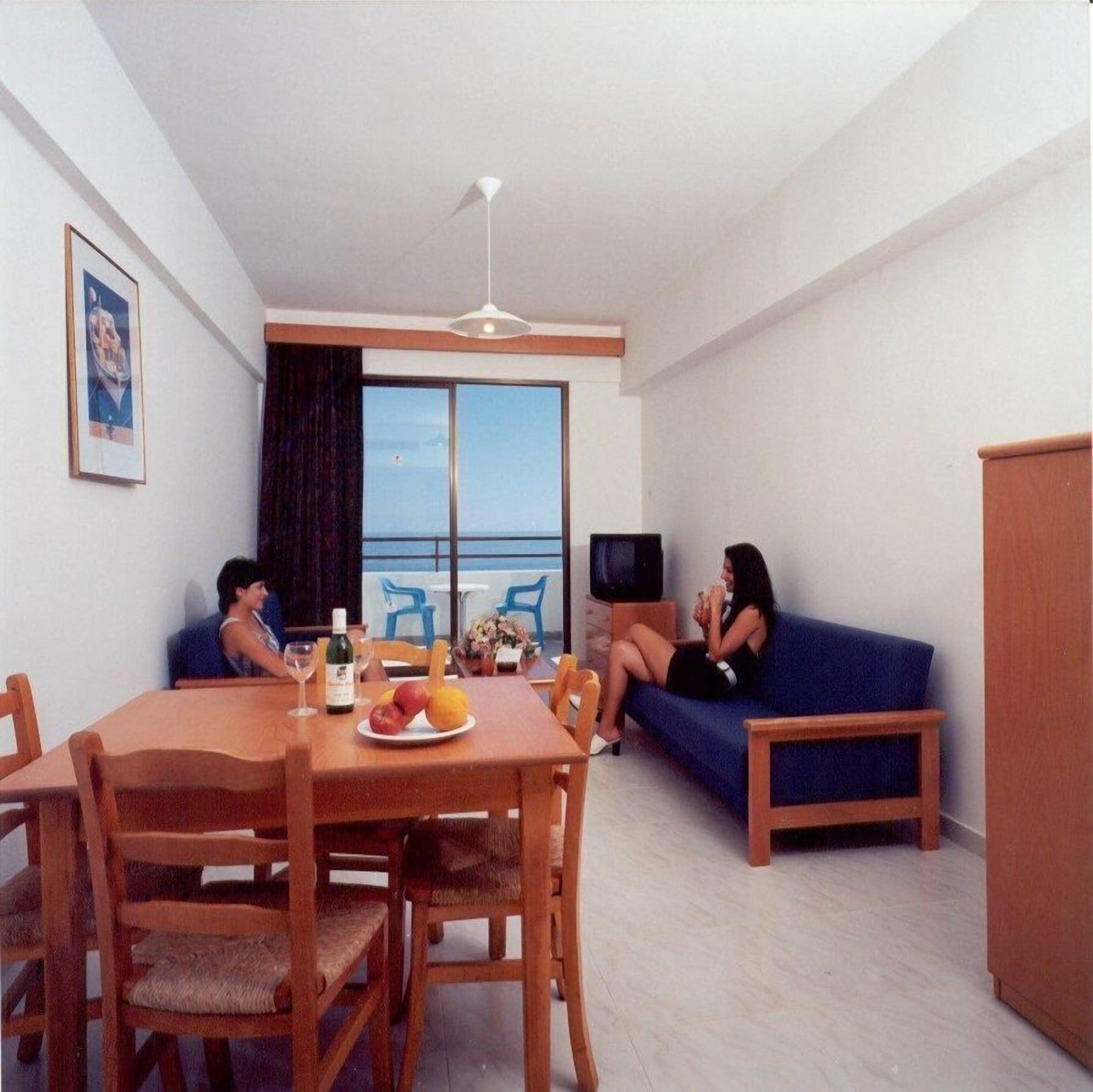 Corallia Beach Hotel Apartments Коръл бей Екстериор снимка