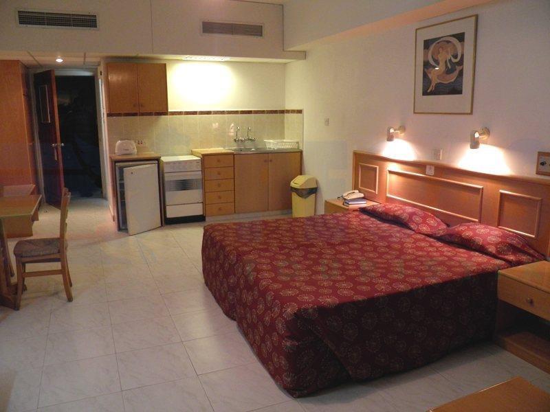 Corallia Beach Hotel Apartments Коръл бей Екстериор снимка