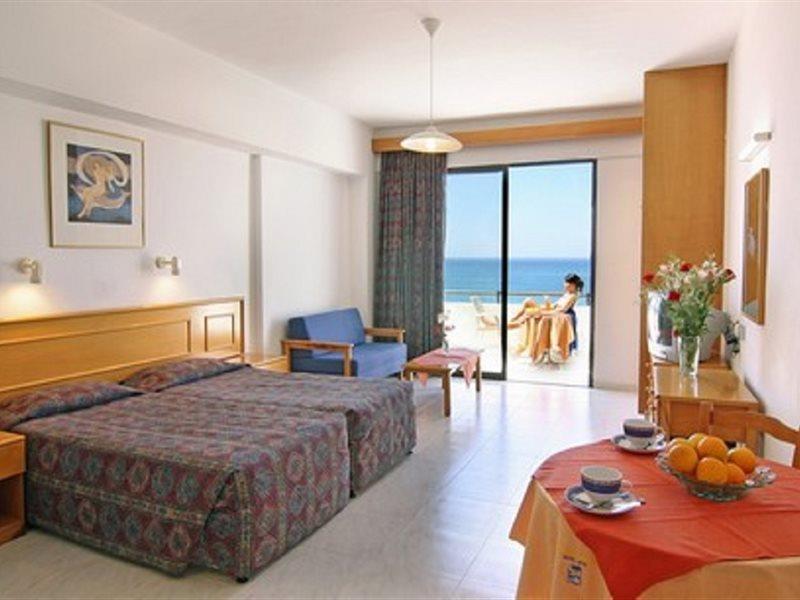 Corallia Beach Hotel Apartments Коръл бей Екстериор снимка