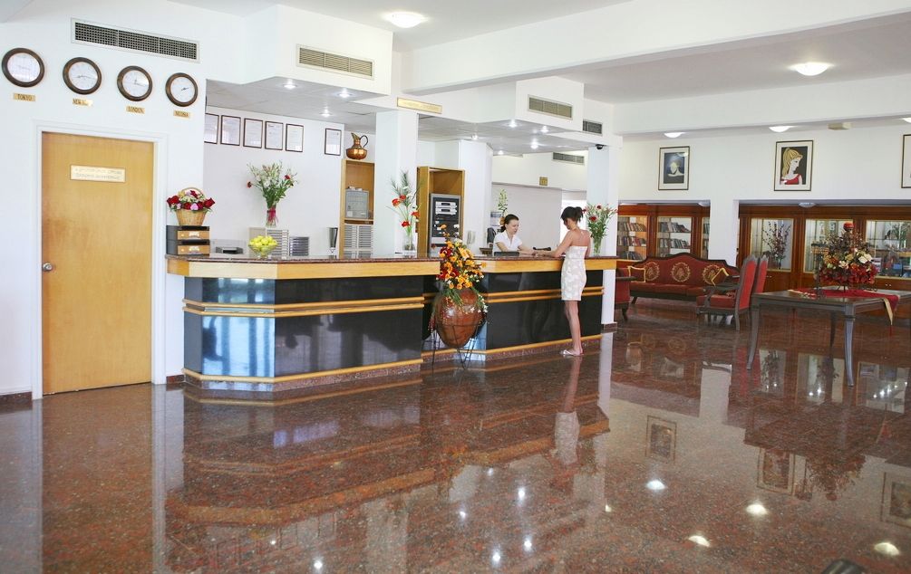 Corallia Beach Hotel Apartments Коръл бей Екстериор снимка